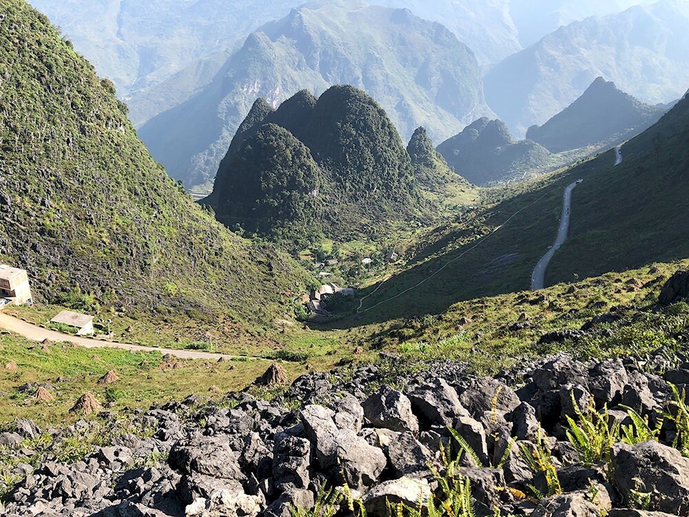 Fossils of trilobites, crinoids, brachiopods, and prehistoric plants have been discovered in the Dong Van Karst Plateau